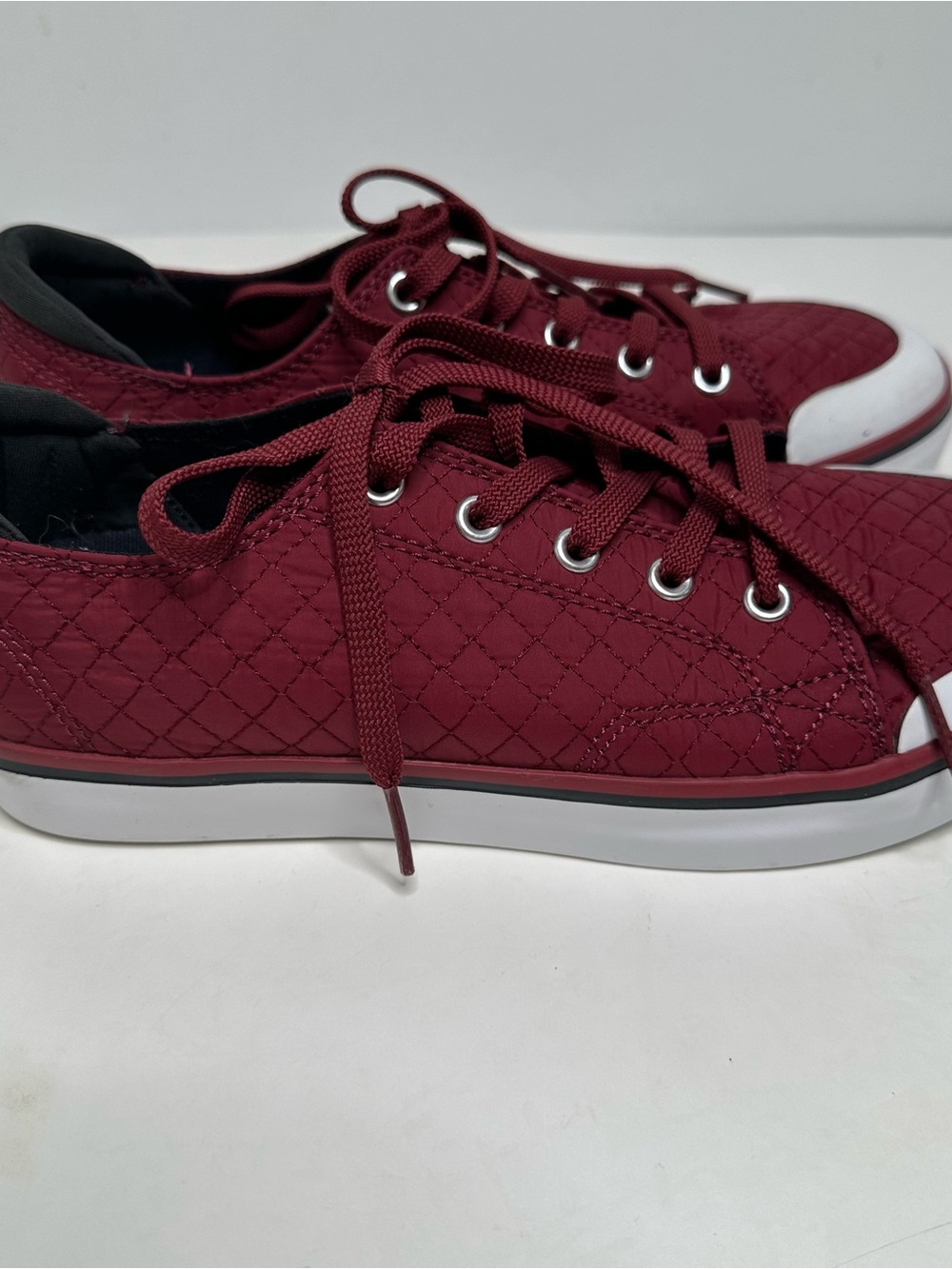 KEEN Elsa III Quilted Sneakers Merlot Star White Womens Size 8 - Picture 2 of 7